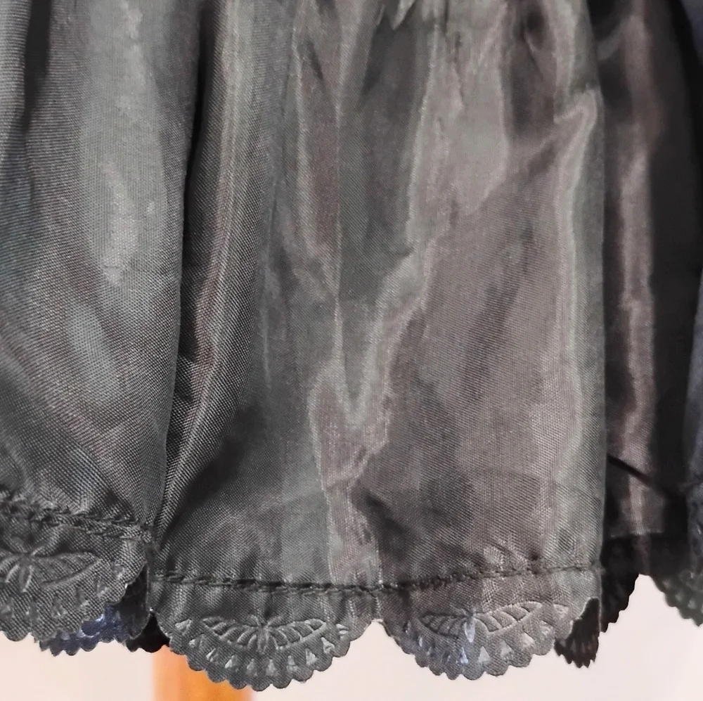 VINTAGE DOUBLE TIERED RUFFLED CRINOLINE - Picture 3 of 8